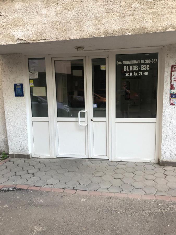 Cozy & Spacious 2Br Apartment With Netflix Bukarest Kültér fotó
