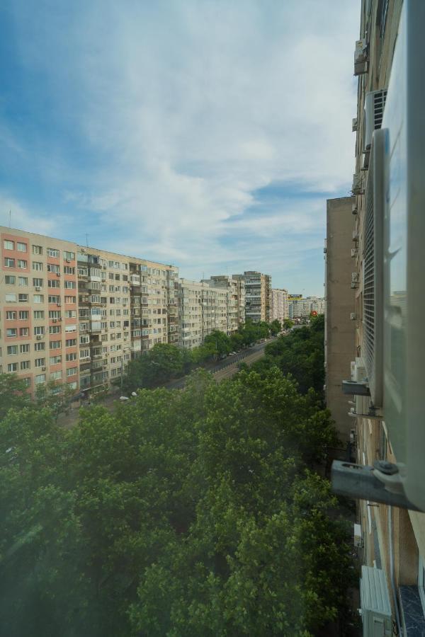Cozy & Spacious 2Br Apartment With Netflix Bukarest Kültér fotó