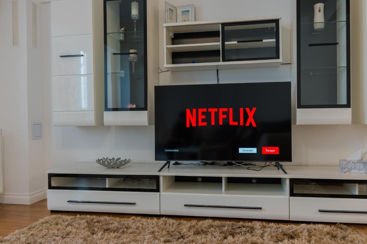 Cozy & Spacious 2Br Apartment With Netflix Bukarest Kültér fotó