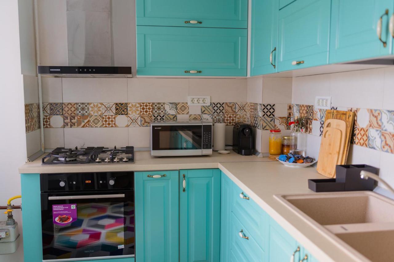 Cozy & Spacious 2Br Apartment With Netflix Bukarest Kültér fotó