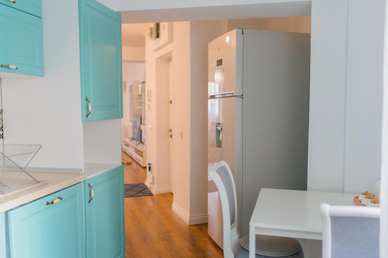 Cozy & Spacious 2Br Apartment With Netflix Bukarest Kültér fotó